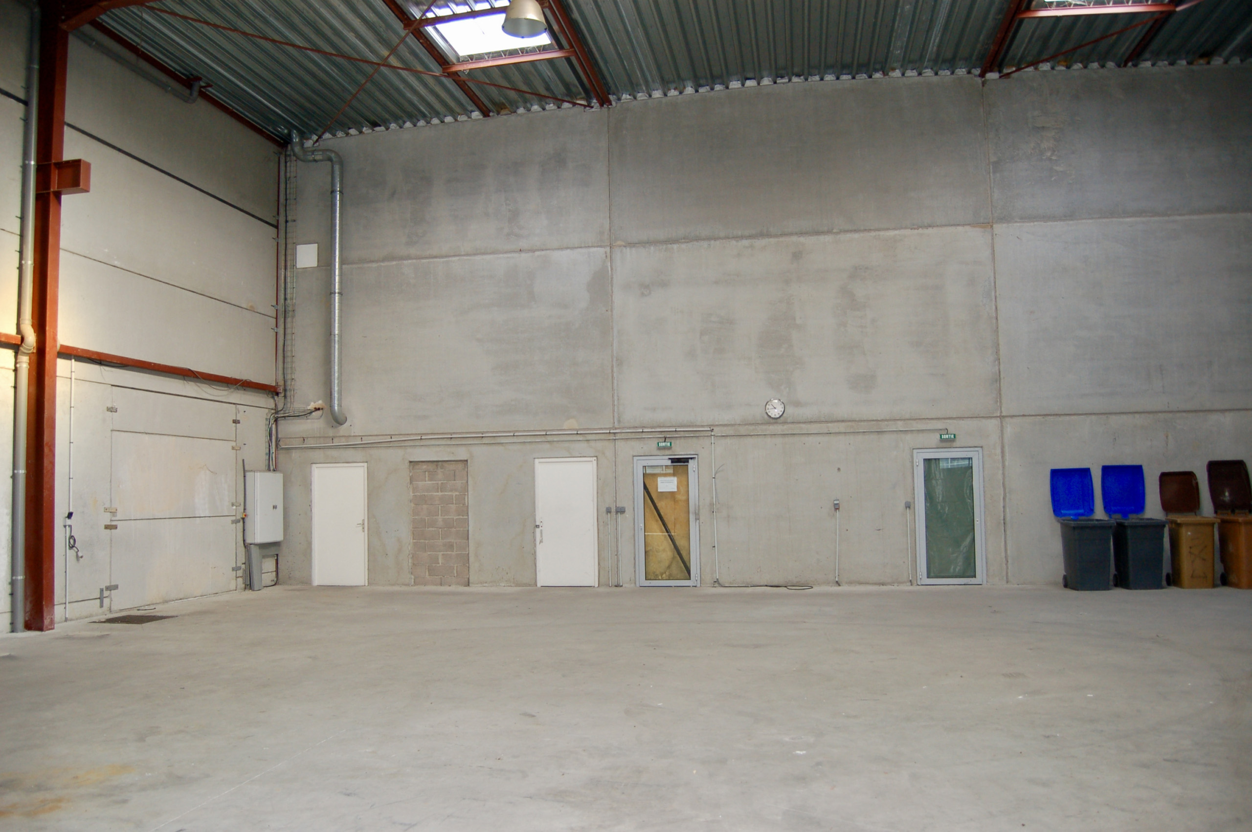 intérieur d'un atelier en location à beauvais